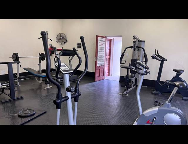 2 BEDROOM APARTMENT FOR SALE IN BURGUNDY ESTATE